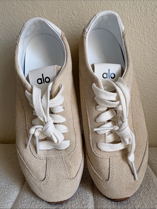 ALO Yoga Shoes - ALO Sunset Sneaker Suede Low-Top size W 8.5 M7
